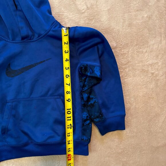 Nike Therma-Fit Boys Hoodie Size 6 | Blue Camo Panels & Black Swoosh Logo Pullov - Picture 5 of 7